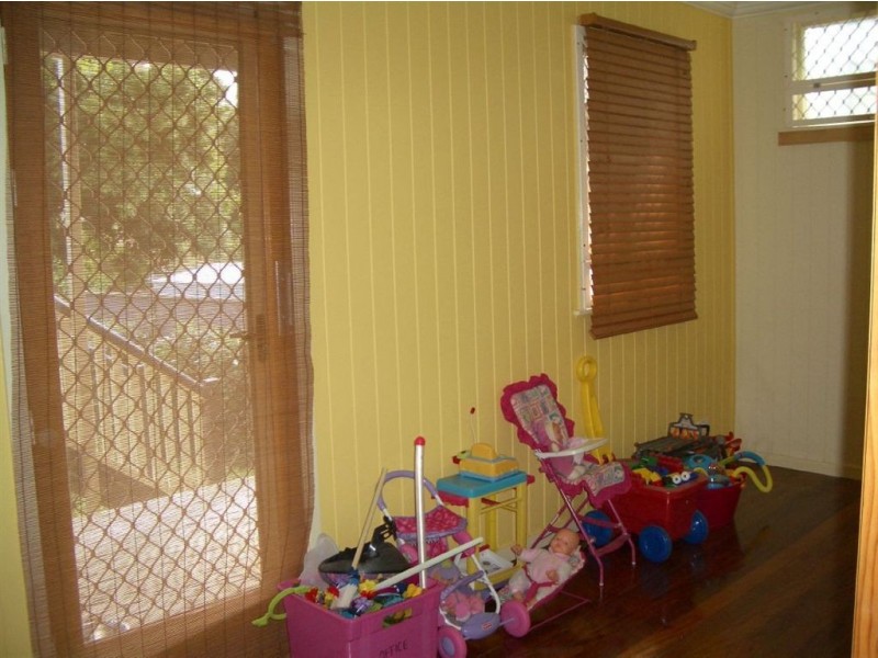 63 McLennan Street, Woody Point QLD 4019