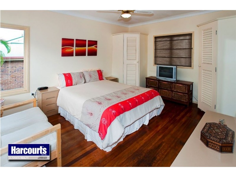 335 Scarborough Road, Scarborough QLD 4020