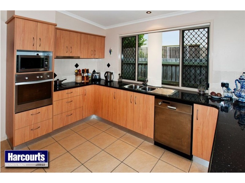 2/9 Reef Point Esplanade, Scarborough QLD 4020