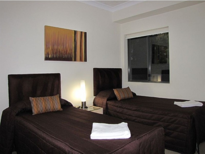 2/41 Anzac Avenue, Redcliffe QLD 4020