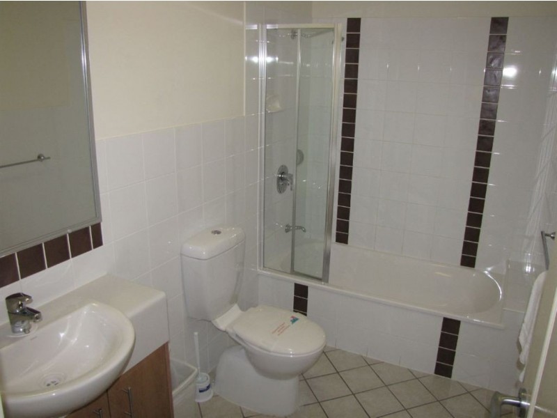 2/41 Anzac Avenue, Redcliffe QLD 4020