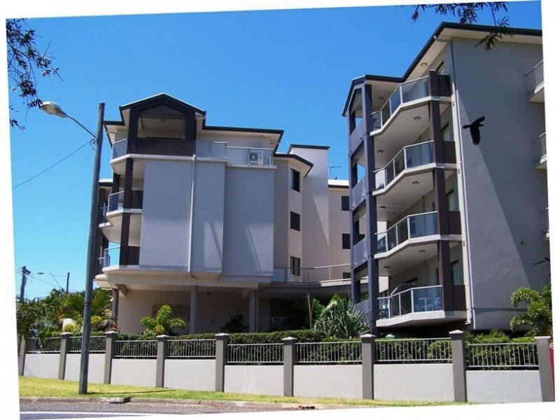 2/41 Anzac Avenue, Redcliffe QLD 4020