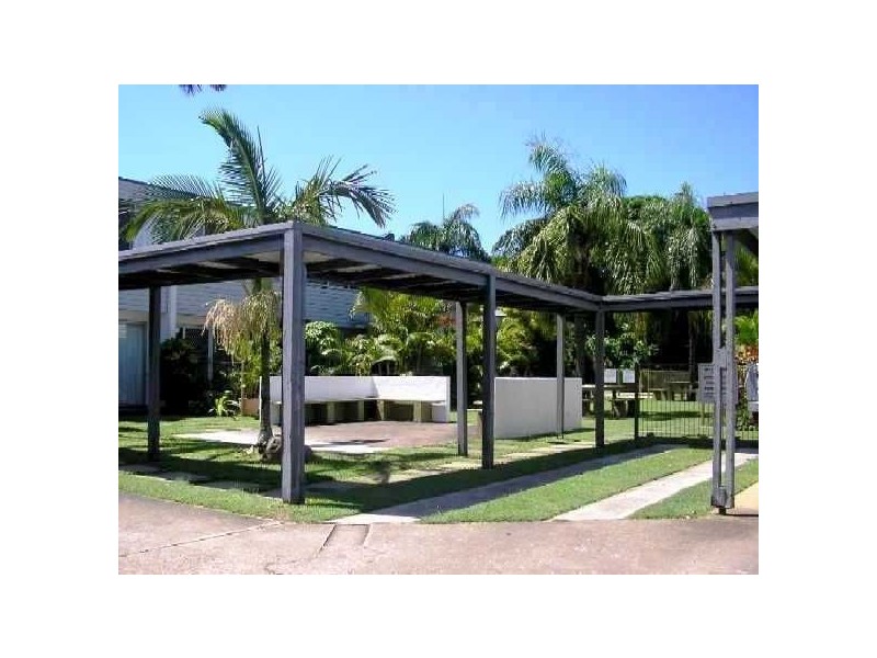 1/2A Moffat Street, Scarborough QLD 4020