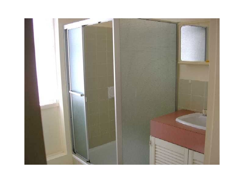 1/2A Moffat Street, Scarborough QLD 4020