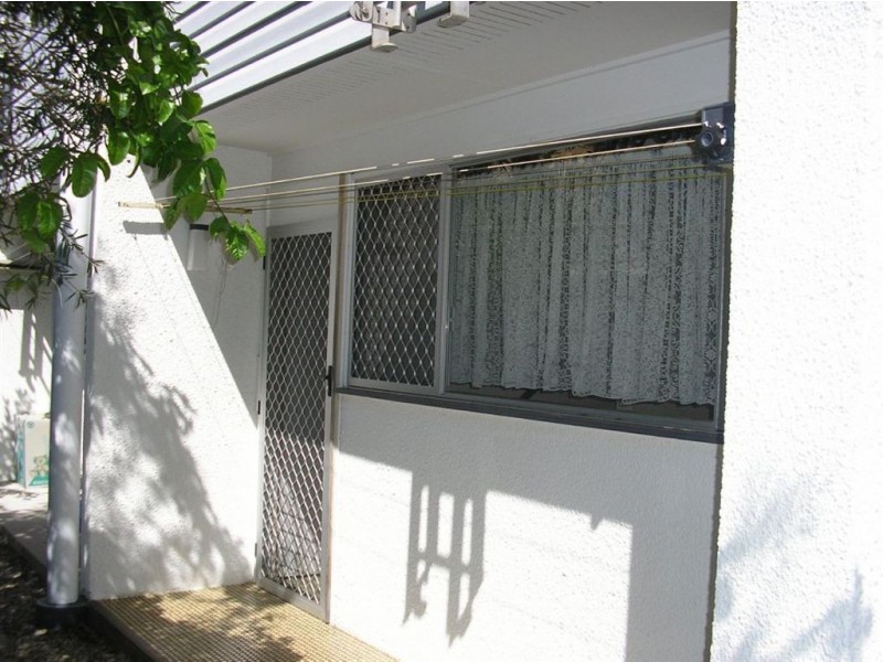 1/2A Moffat Street, Scarborough QLD 4020