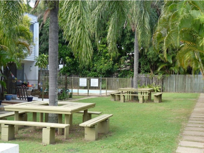 1/2A Moffat Street, Scarborough QLD 4020