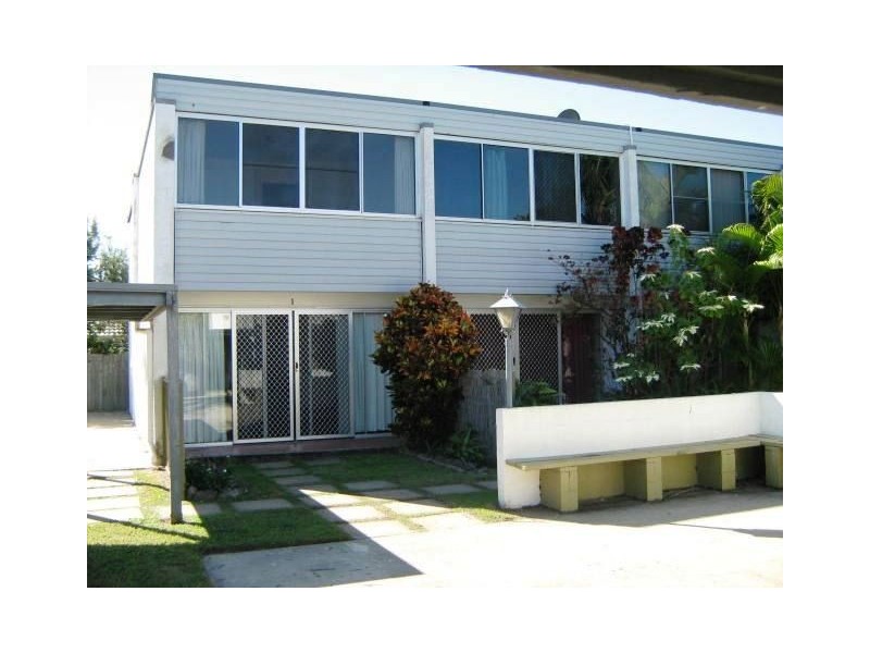 1/2a Moffatt Street, Scarborough QLD 4020