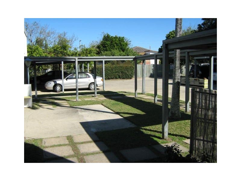 1/2a Moffatt Street, Scarborough QLD 4020