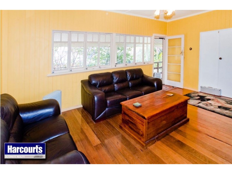 11 Herbert Street, Scarborough QLD 4020