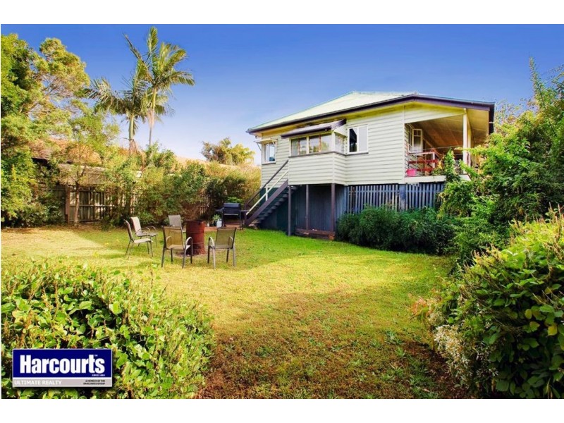 11 Herbert Street, Scarborough QLD 4020