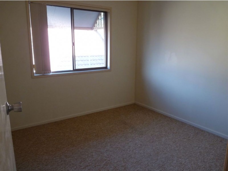 2/17 Dix Street, Redcliffe QLD 4020