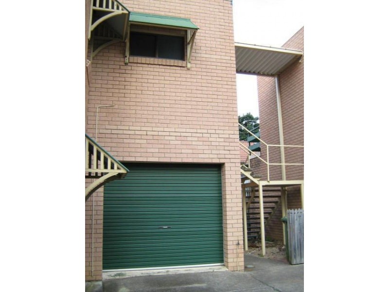 2/17 Dix Street, Redcliffe QLD 4020
