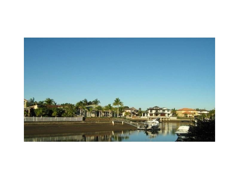 6 Intrepid Court, Scarborough QLD 4020