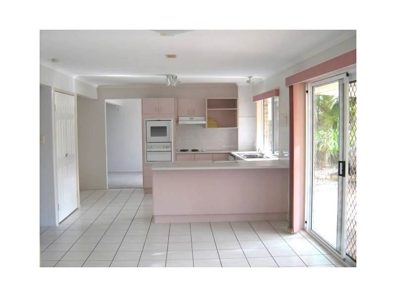 6 Intrepid Court, Scarborough QLD 4020