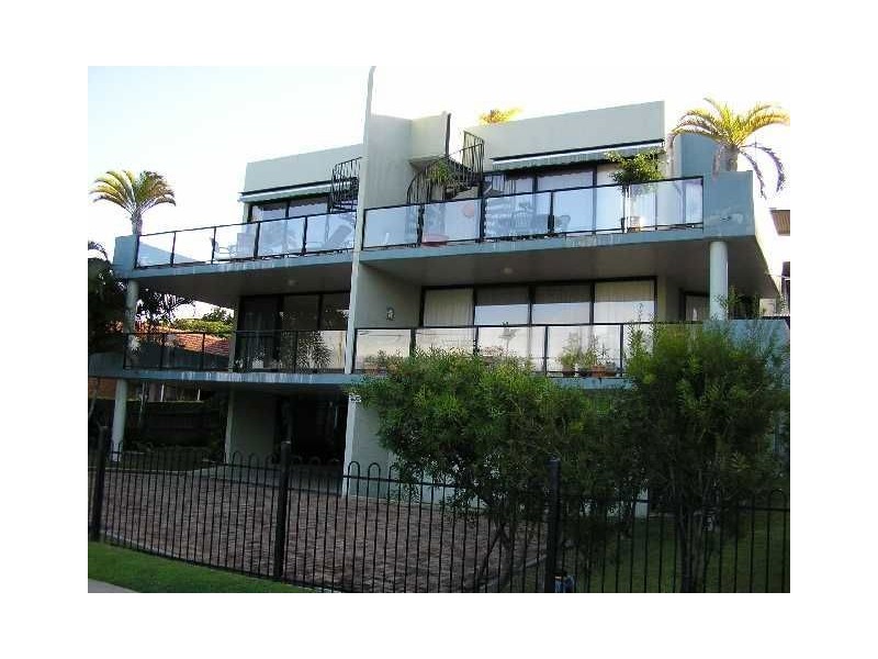 8/51 Landsborough Avenue, Scarborough QLD 4020