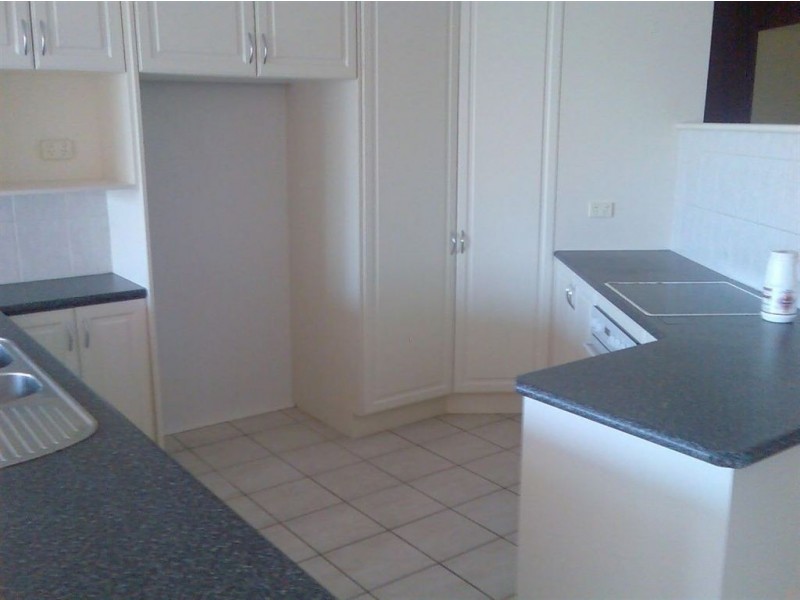 8/51 Landsborough Avenue, Scarborough QLD 4020