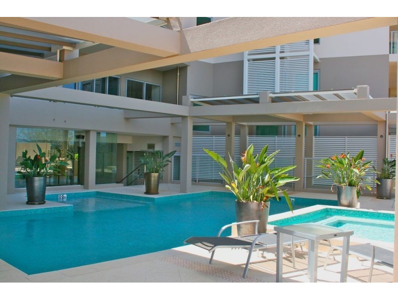 4/146 Prince Edward Parade, Scarborough QLD 4020
