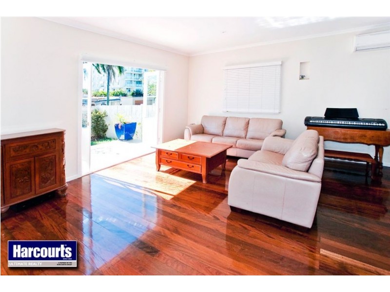 7 Anderson Street, Scarborough QLD 4020