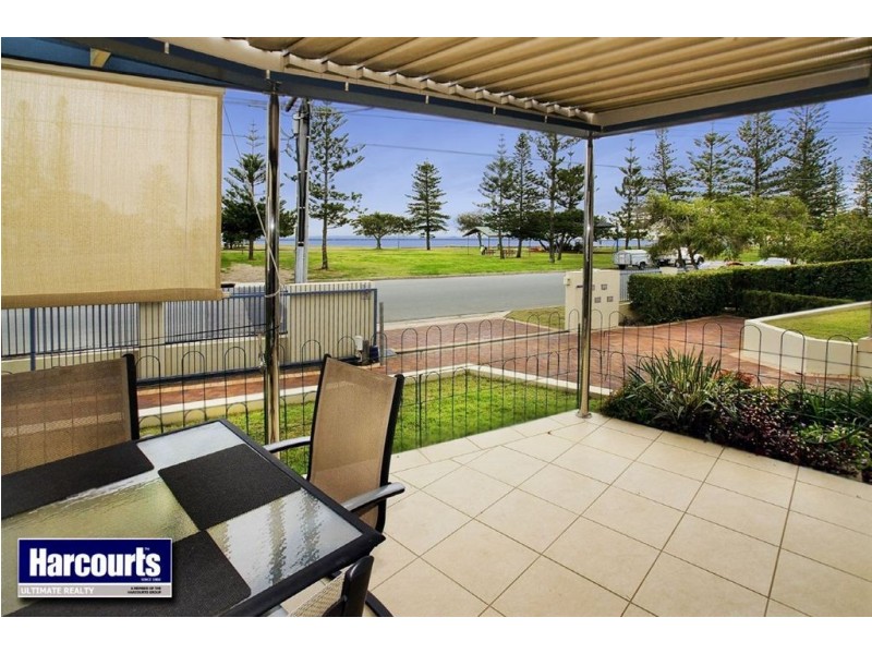 2/9 Reef Point Esplanade, Scarborough QLD 4020