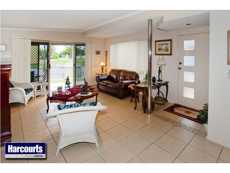 2/9 Reef Point Esplanade, Scarborough QLD 4020
