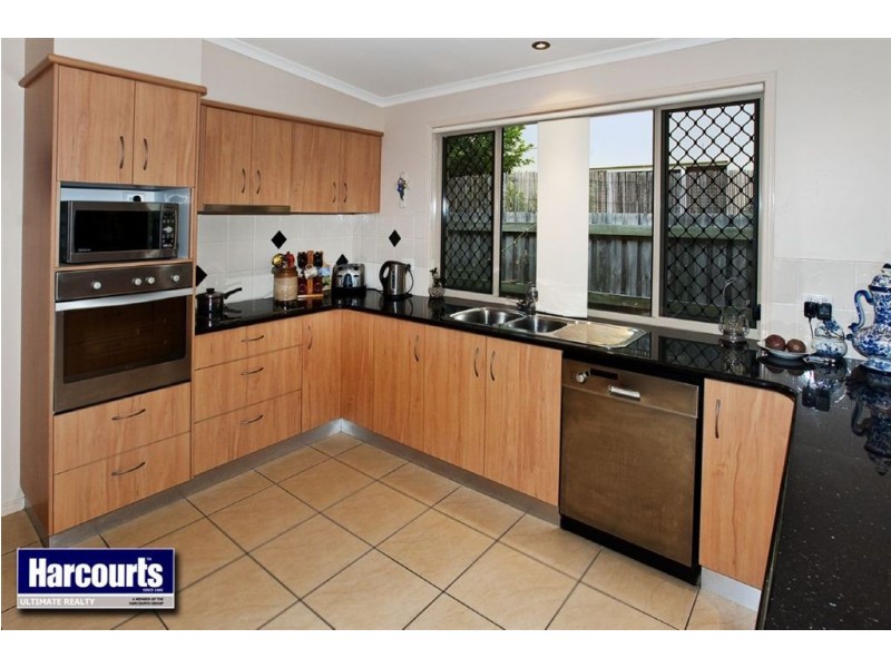 2/9 Reef Point Esplanade, Scarborough QLD 4020