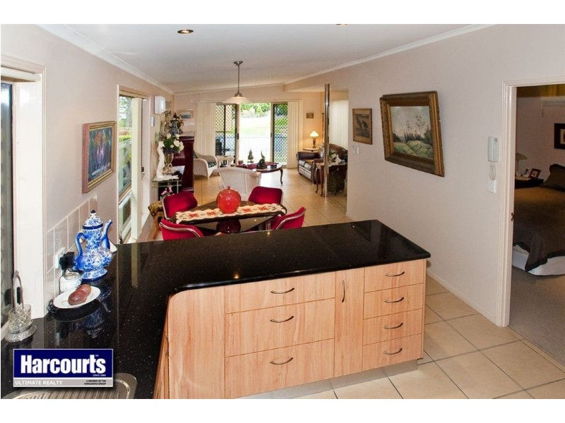 2/9 Reef Point Esplanade, Scarborough QLD 4020