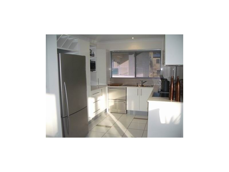 6/6 Georgina Street, Woody Point QLD 4019