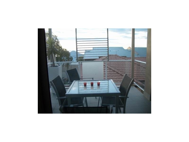 6/6 Georgina Street, Woody Point QLD 4019