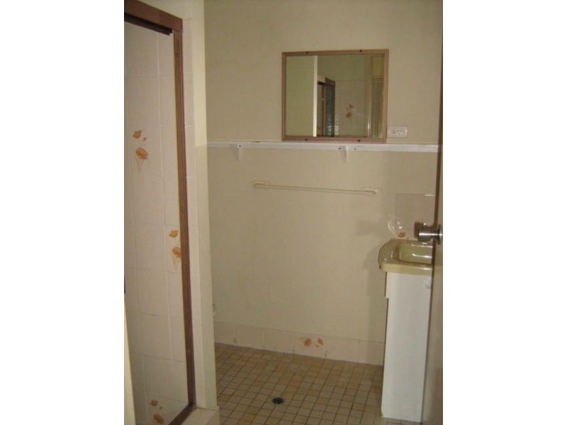 2/17 Dix Street, Redcliffe QLD 4020