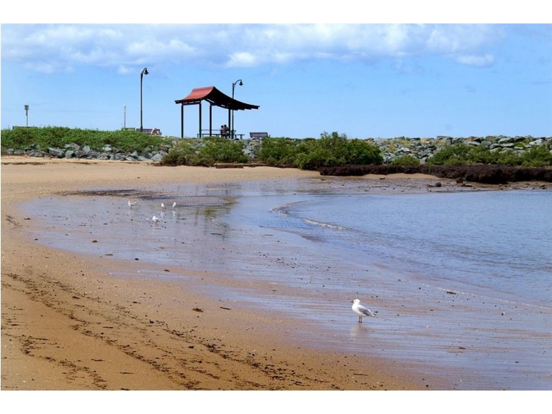 2/17 Dix Street, Redcliffe QLD 4020