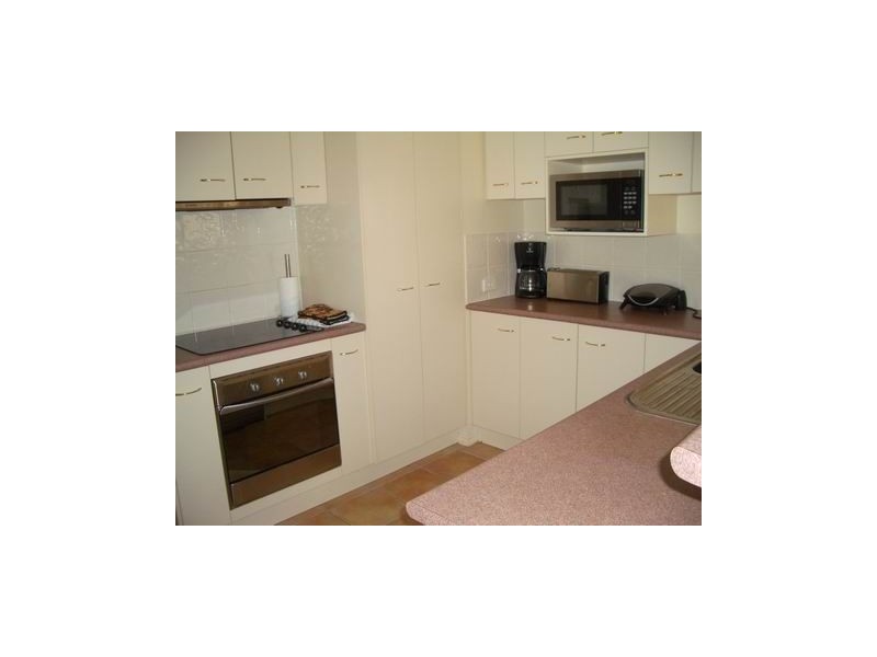 9 Nique Court, Redcliffe QLD 4020