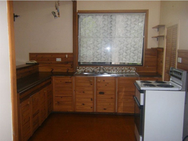 91 Flinders Parade, Scarborough QLD 4020