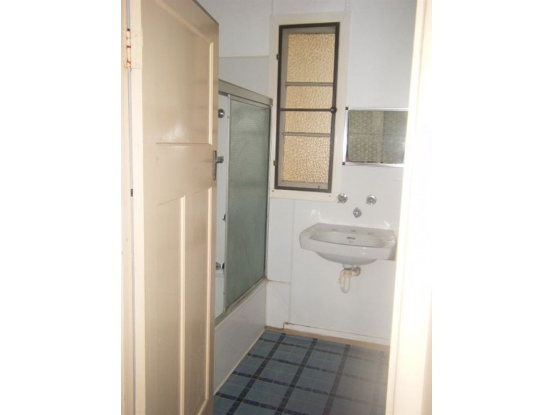 91 Flinders Parade, Scarborough QLD 4020