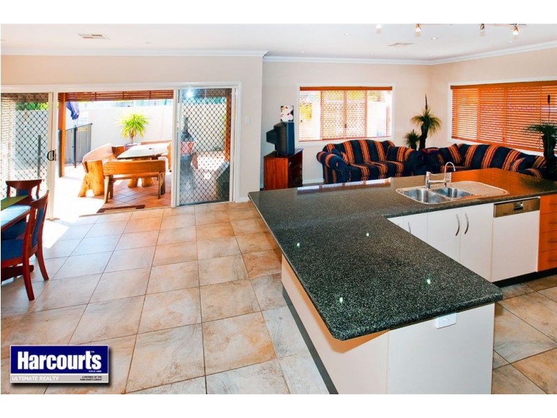 48 Palmtree Avenue, Scarborough QLD 4020