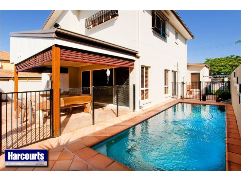 48 Palmtree Avenue, Scarborough QLD 4020