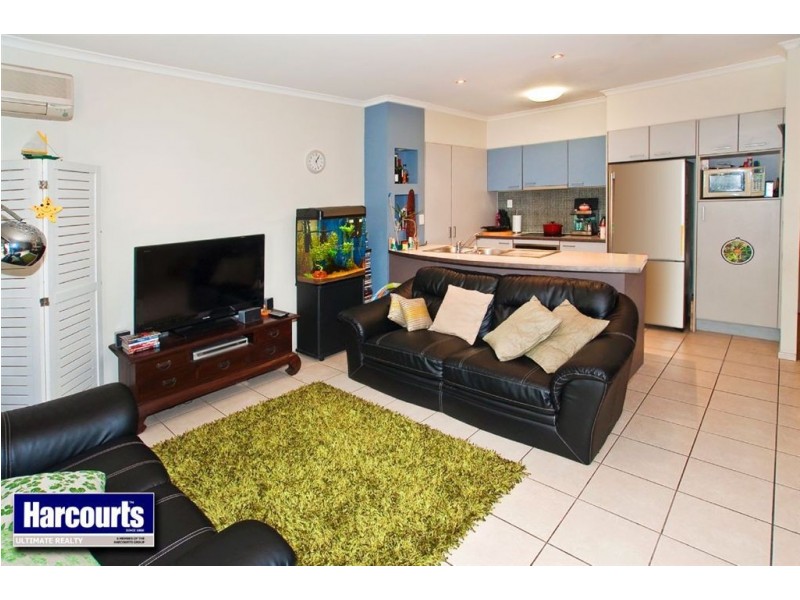 2/82 Mein Street, Scarborough QLD 4020