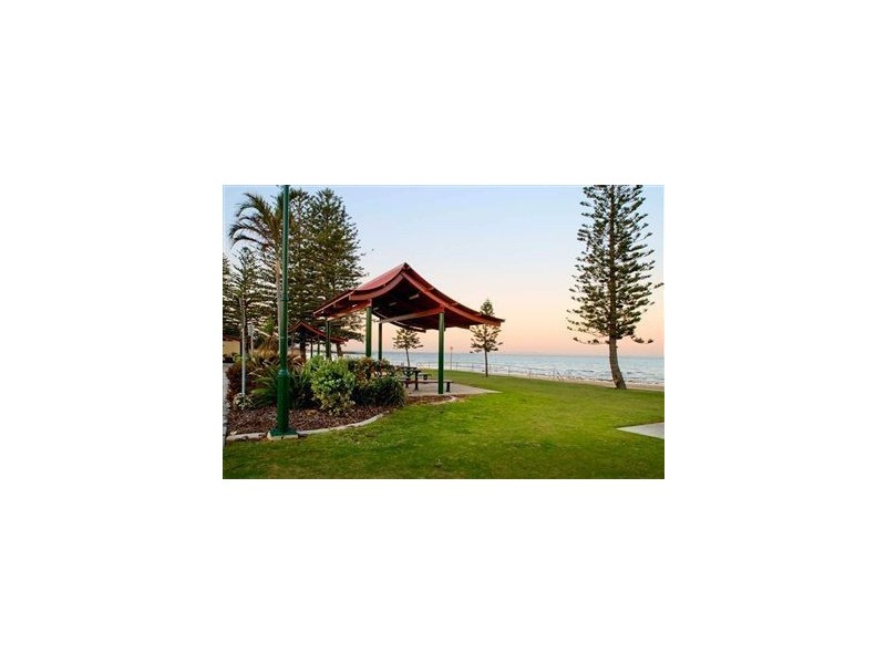 2/31 Marine Parade, Redcliffe QLD 4020