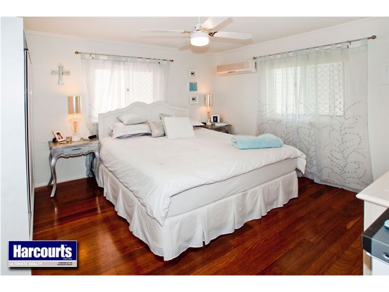 19 Fourth Avenue, Scarborough QLD 4020