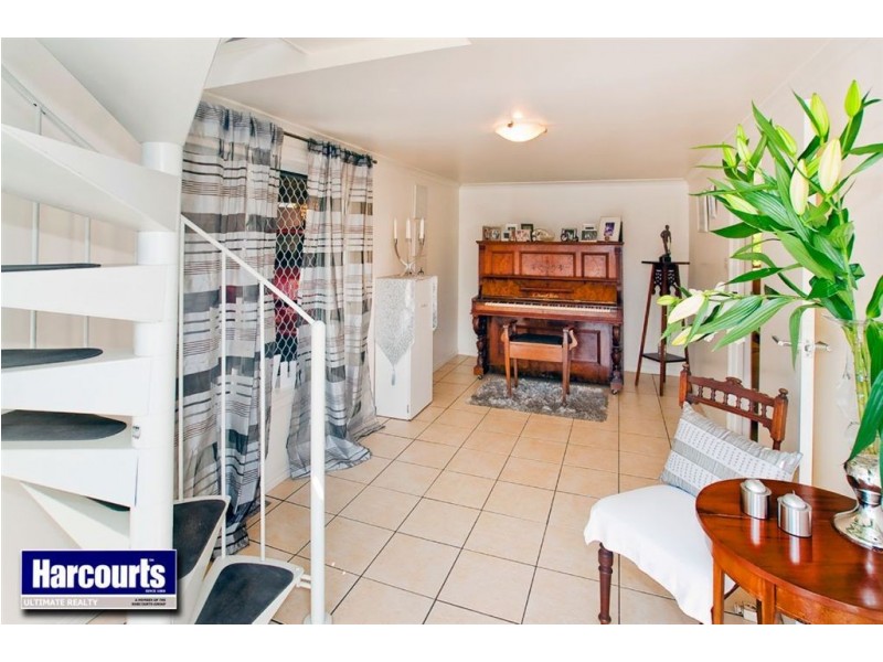 19 Fourth Avenue, Scarborough QLD 4020