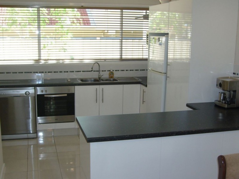 5/2a Moffatt Street, Scarborough QLD 4020