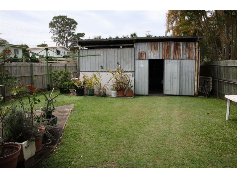 102 Sportsground Street, Redcliffe QLD 4020