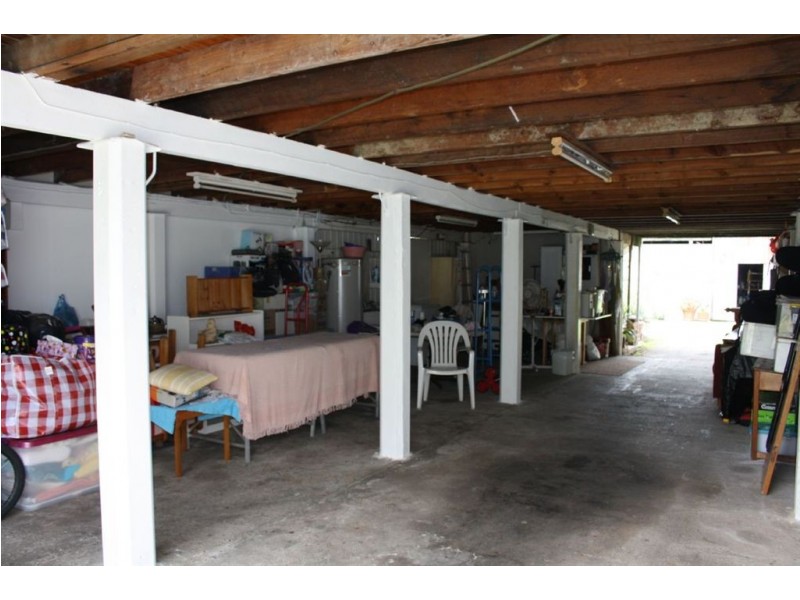 102 Sportsground Street, Redcliffe QLD 4020