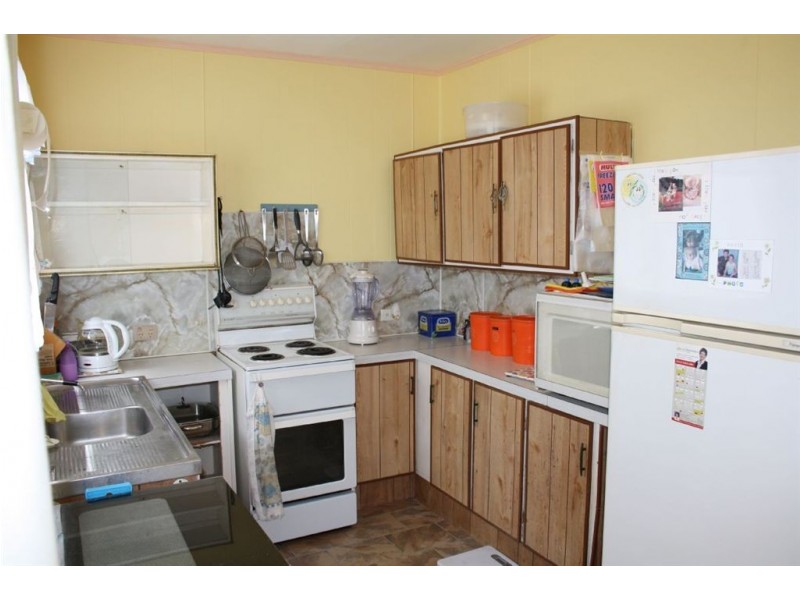 102 Sportsground Street, Redcliffe QLD 4020