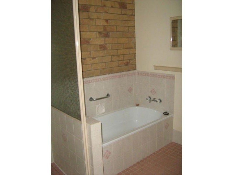 1/12 Henry Street, Redcliffe QLD 4020