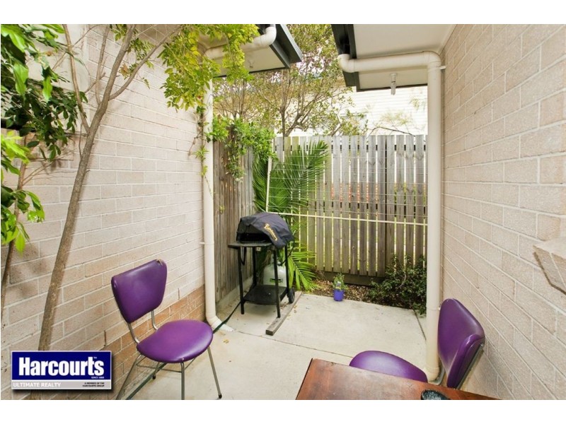 2/10 Portwood Street, Redcliffe QLD 4020