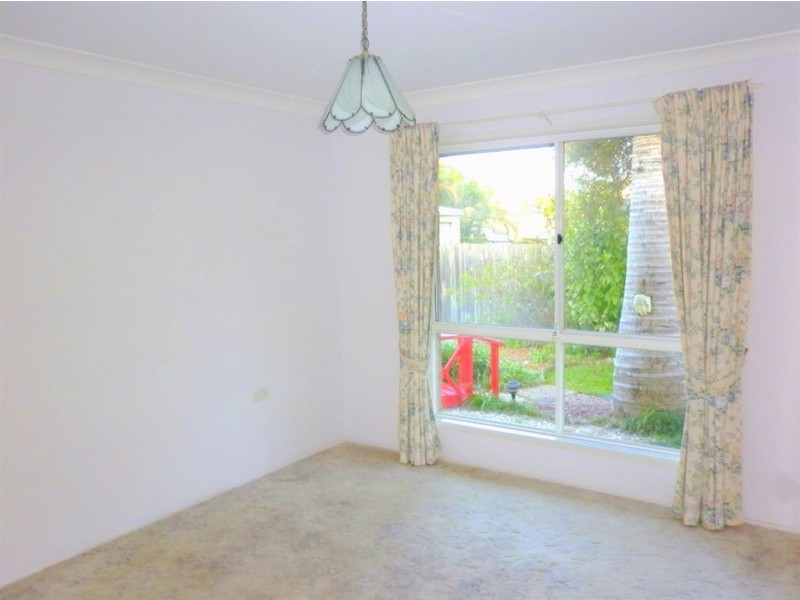 27 Magnolia Street, Margate QLD 4019