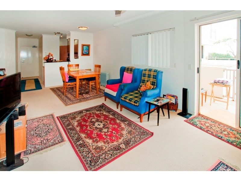2/72 Sutton Street, Redcliffe QLD 4020