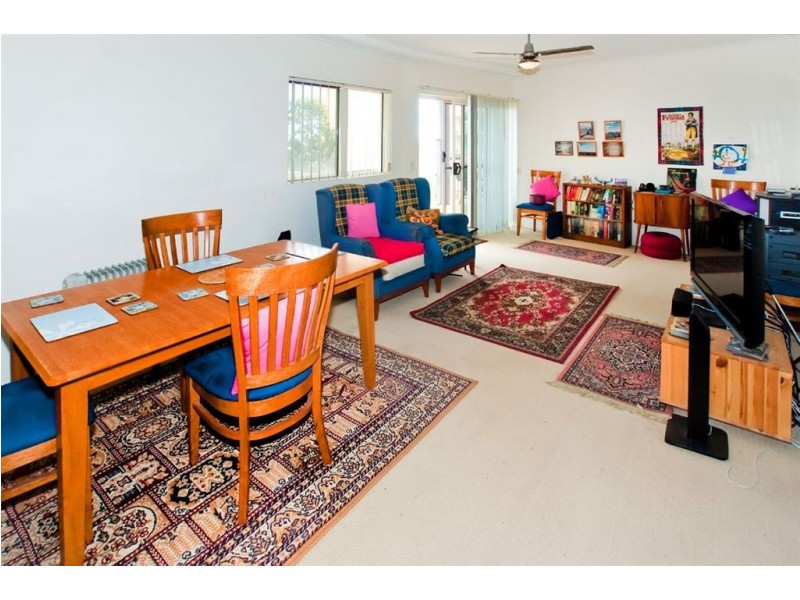2/72 Sutton Street, Redcliffe QLD 4020