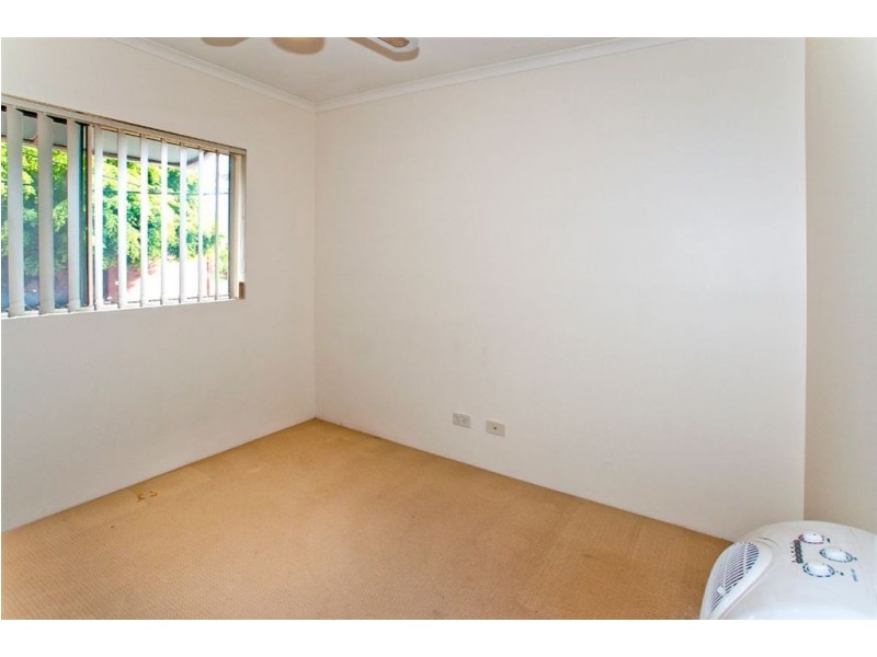 2/72 Sutton Street, Redcliffe QLD 4020