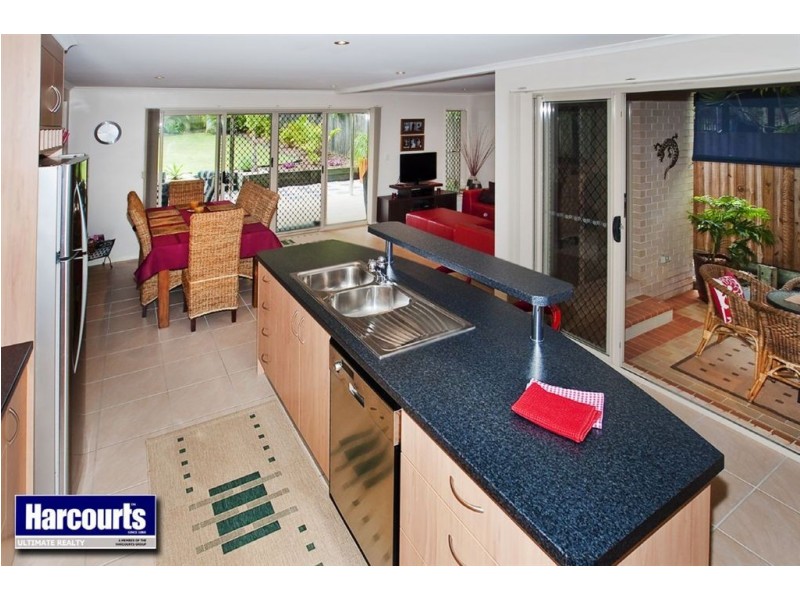 8 Brennan Road, Scarborough QLD 4020